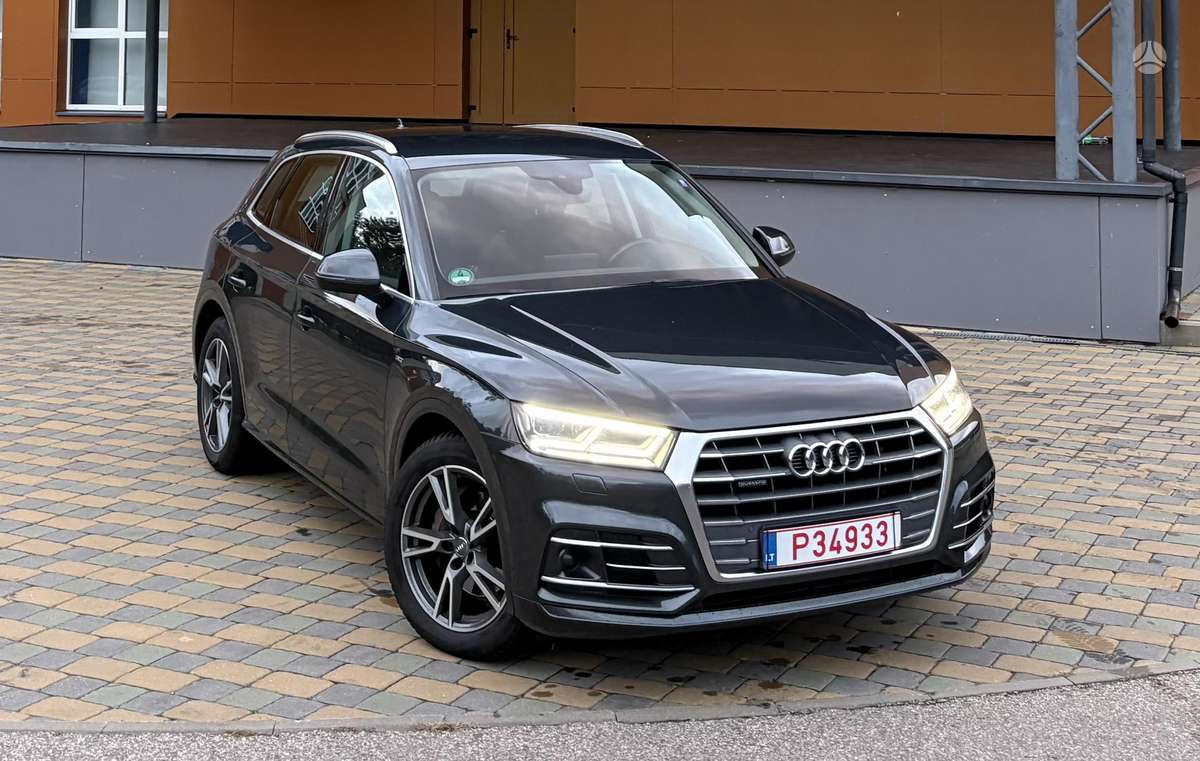 Audi Q5, 2.0 l., off-road / crossover