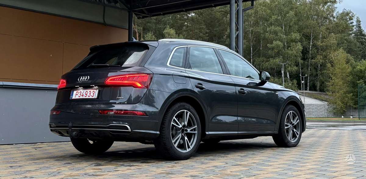Audi Q5, 2.0 l., Внедорожник / Кроссовер