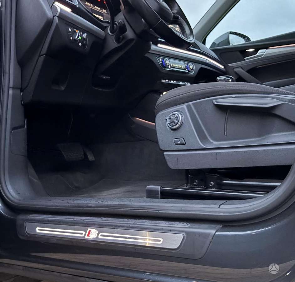 Audi Q5, 2.0 l., Внедорожник / Кроссовер