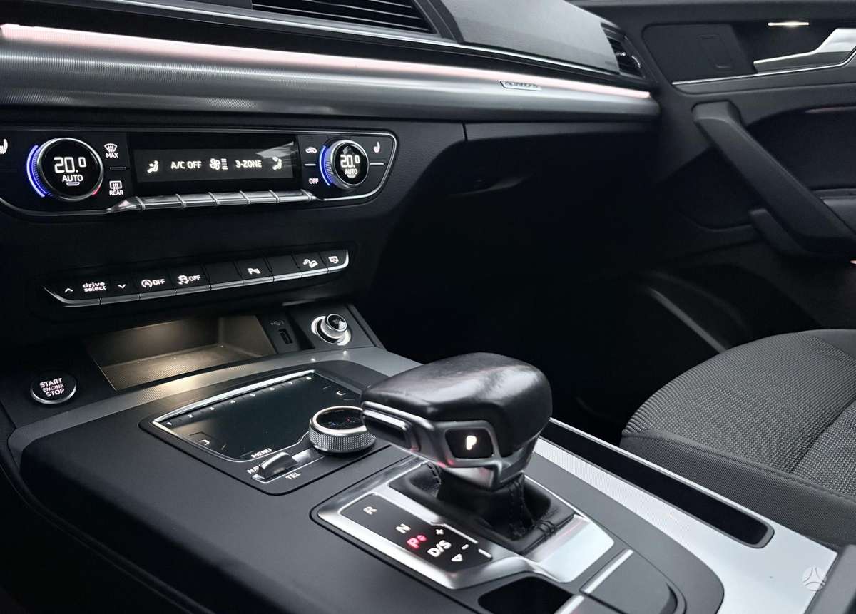 Audi Q5, 2.0 l., Внедорожник / Кроссовер