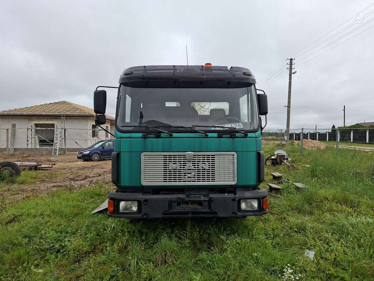 MAN 14,192, crane trucks