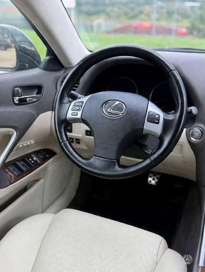 Lexus IS 220, 2.2 l., Седан