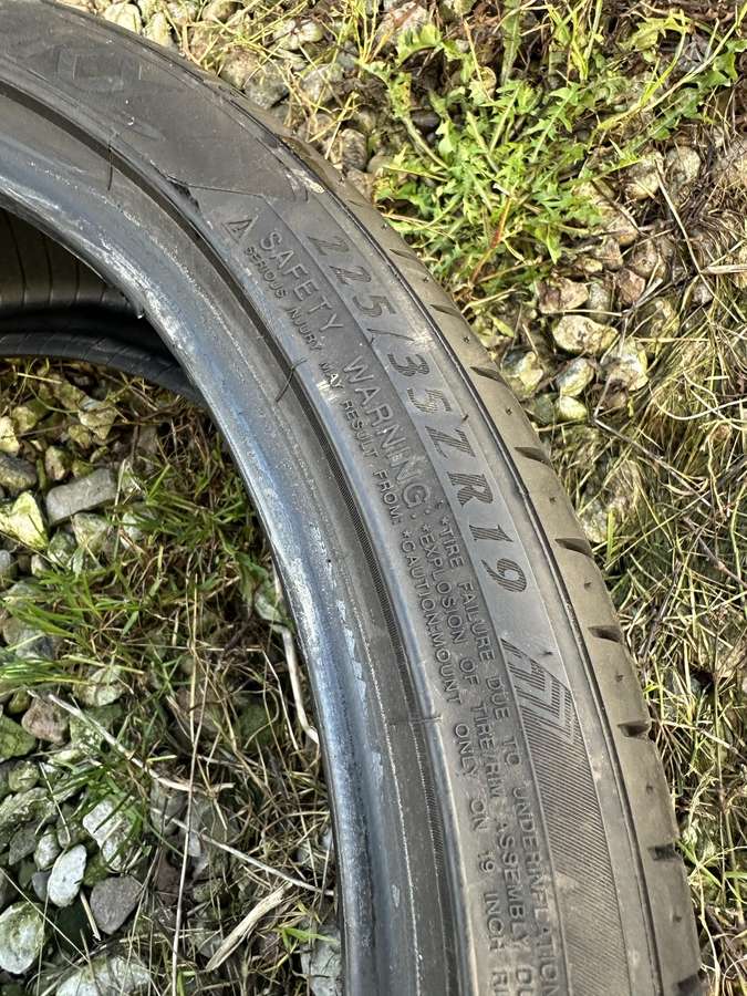 Security 990, vasaras 225/35 R19