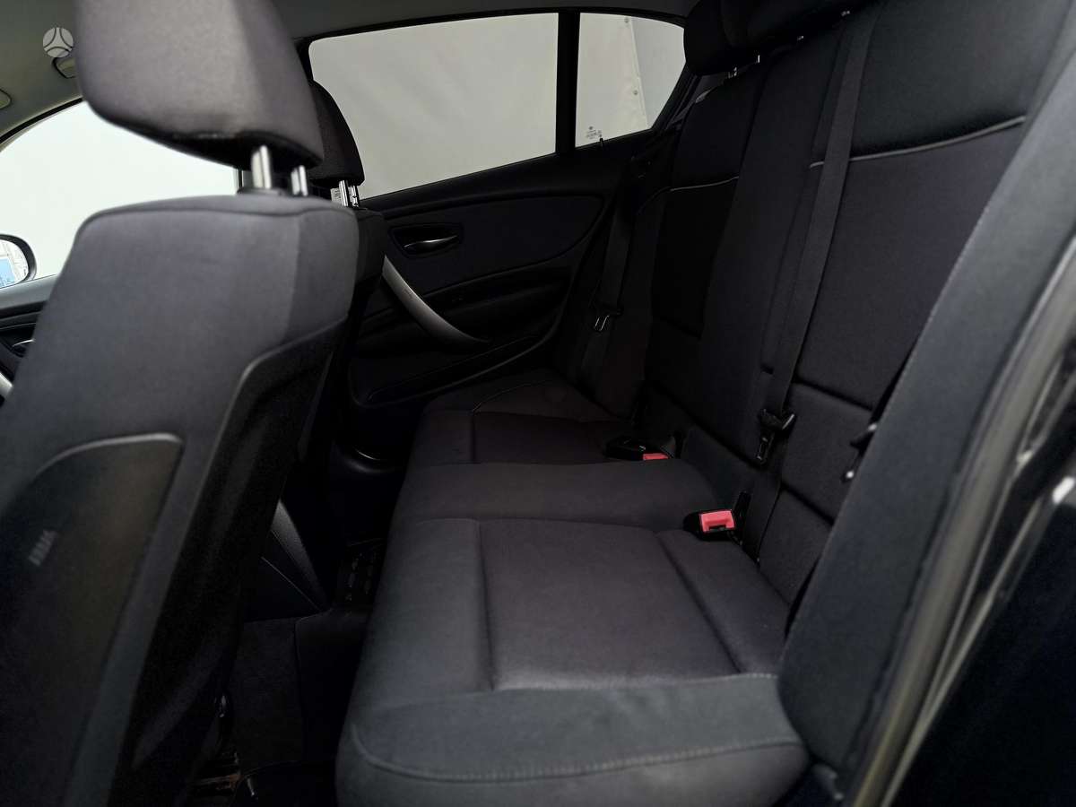 BMW 118, 2.0 l., hatchback