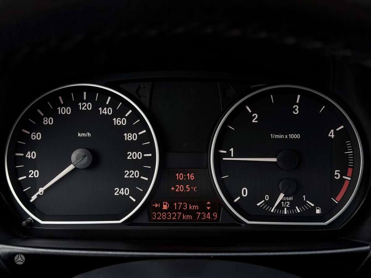 BMW 118, 2.0 l., hatchback