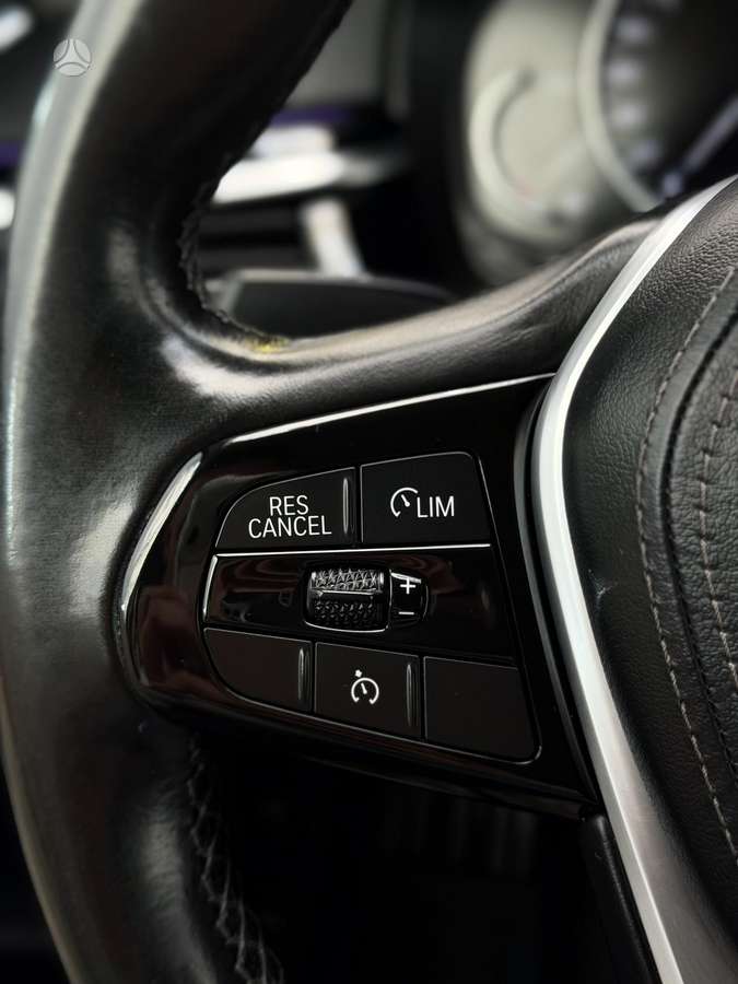 BMW 518, 2.0 l., Седан