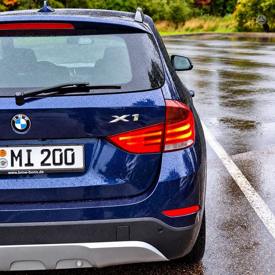 BMW X1, 2.0 l., hatchback
