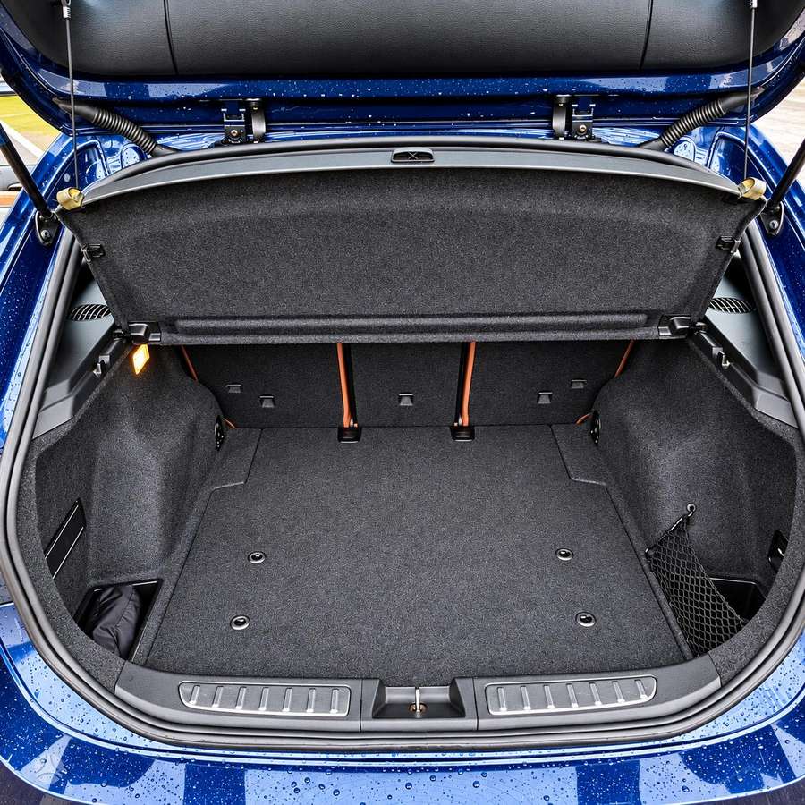 BMW X1, 2.0 l., hatchback