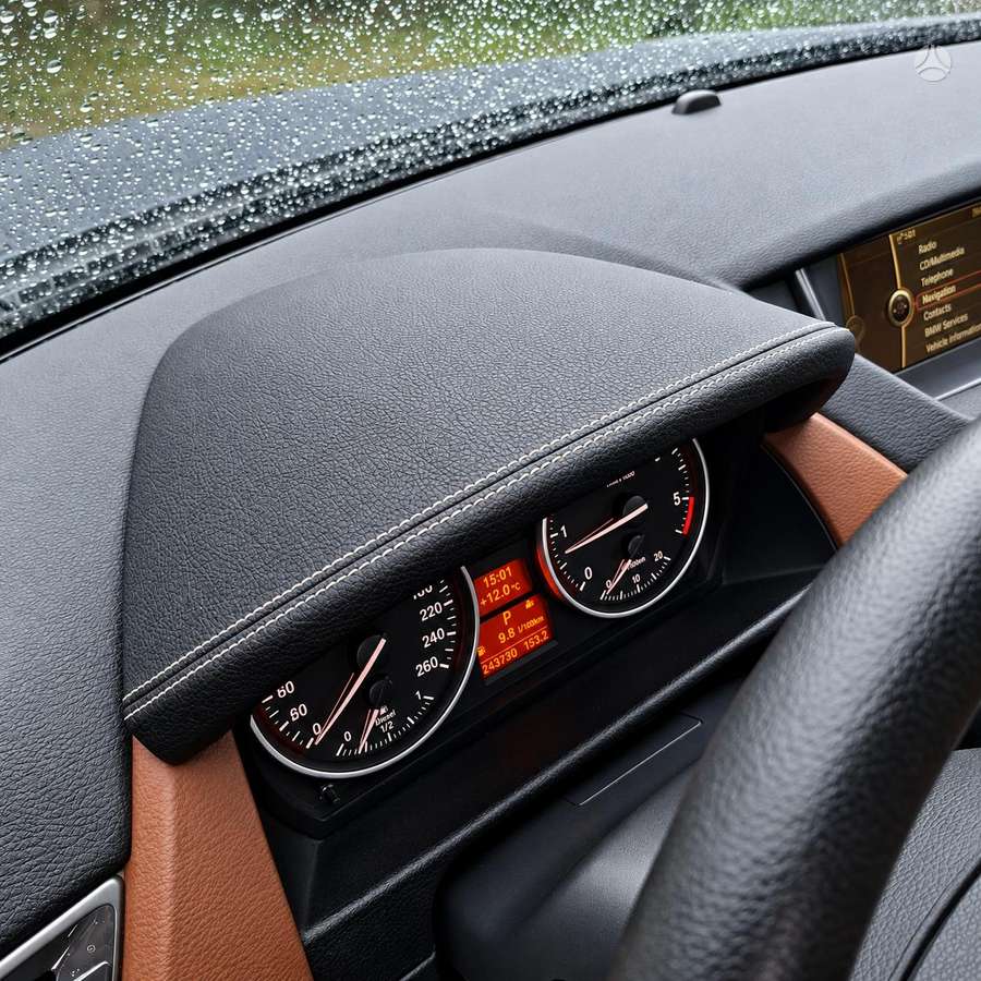BMW X1, 2.0 l., hatchback