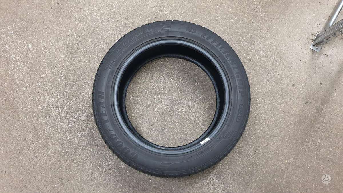 Goodyear EfficientGrip Suv, summer 235/55 R18
