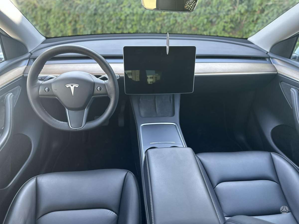 Tesla Model Y, kupė (coupe)