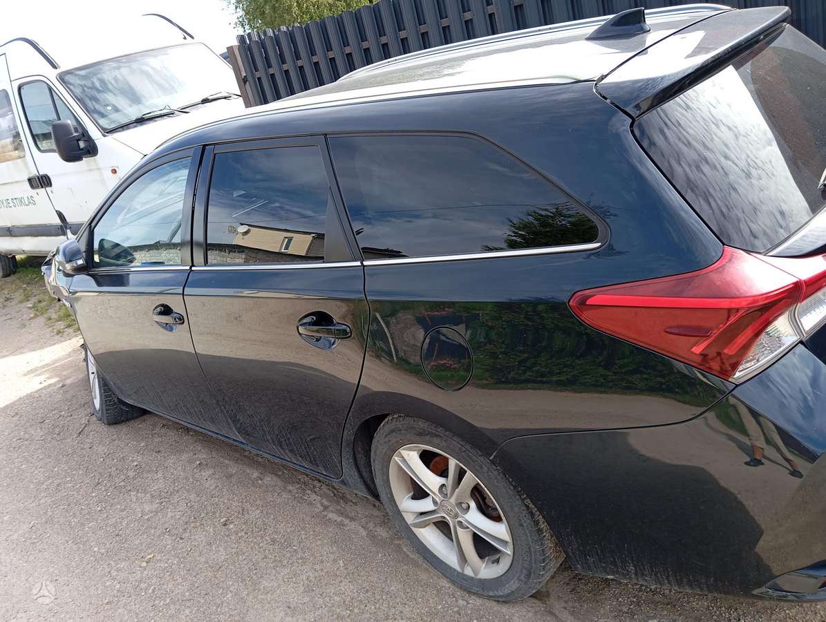 Toyota Auris body parts