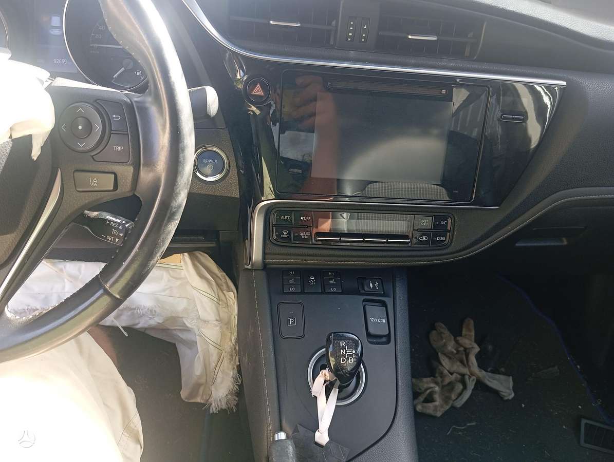 Toyota Auris детали кузова