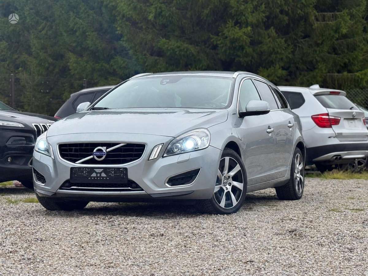 Volvo V60 2013 — rear view