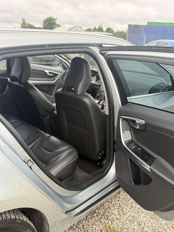 Volvo V60 2013 — photo 7