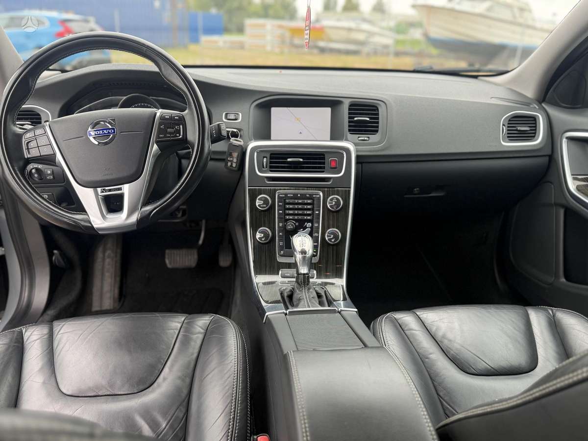 Volvo V60 2013 — photo 9