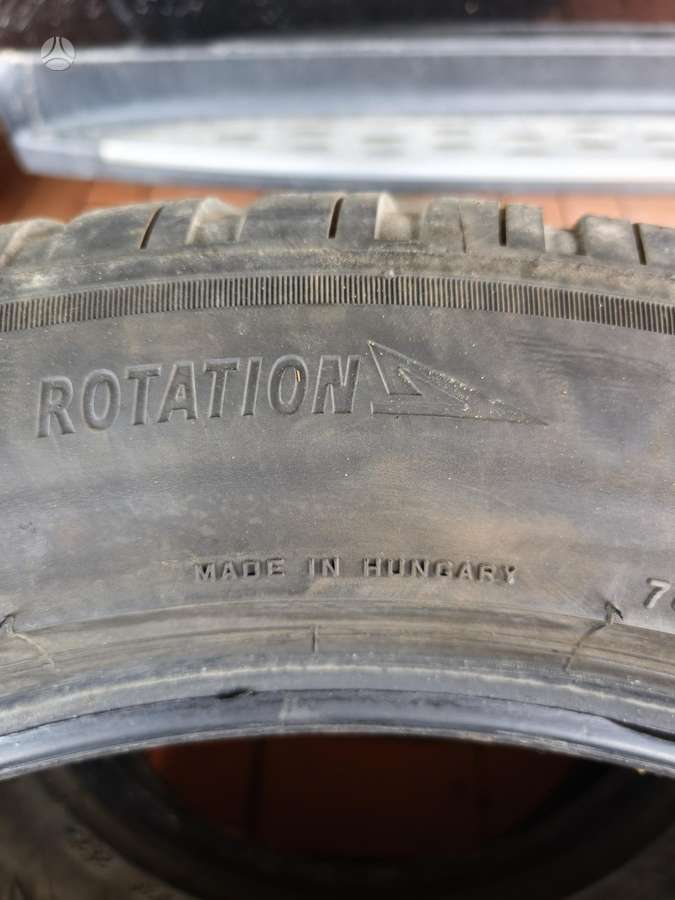 Bridgestone BLIZZAK LM 005, winter 255/50 R19