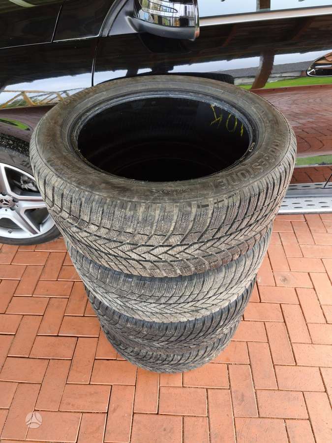 Bridgestone BLIZZAK LM 005, winter 255/50 R19