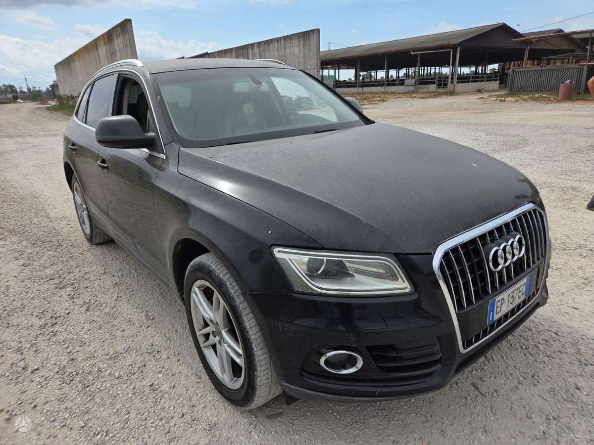 Audi Q5, 2.0 l., off-road / crossover