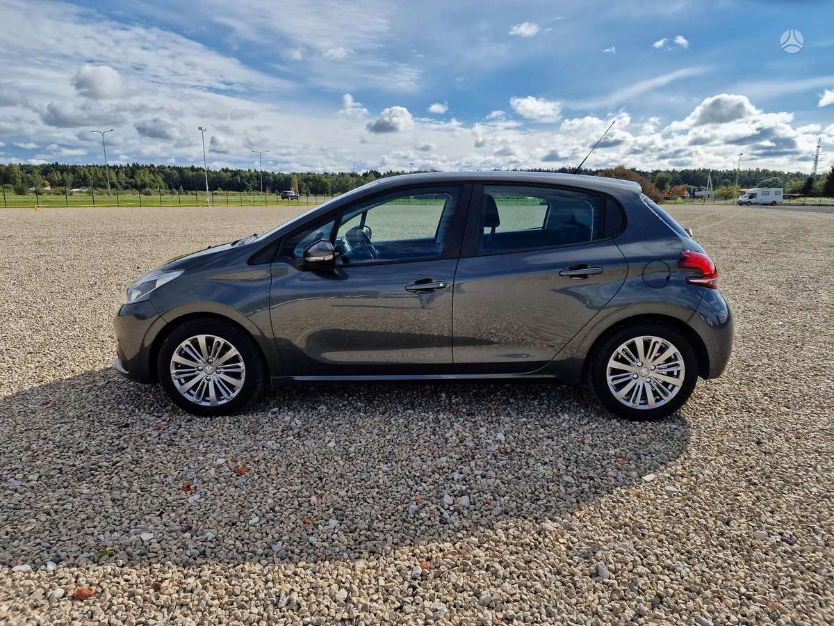 Peugeot 208, 1.2 l., Хэтчбек
