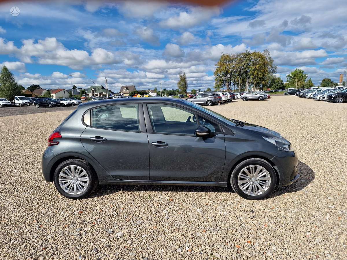 Peugeot 208, 1.2 l., Хэтчбек