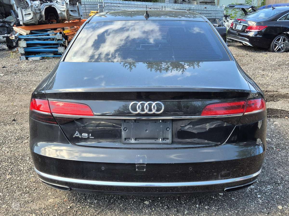 Audi A8, 3.0 l., sedanas