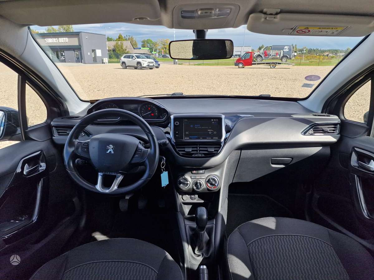 Peugeot 208, 1.2 l., Хэтчбек