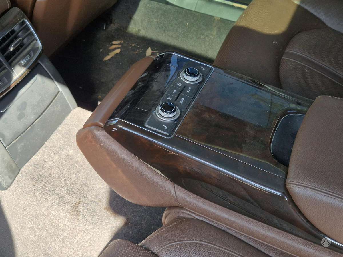 Audi A8, 3.0 l., sedanas