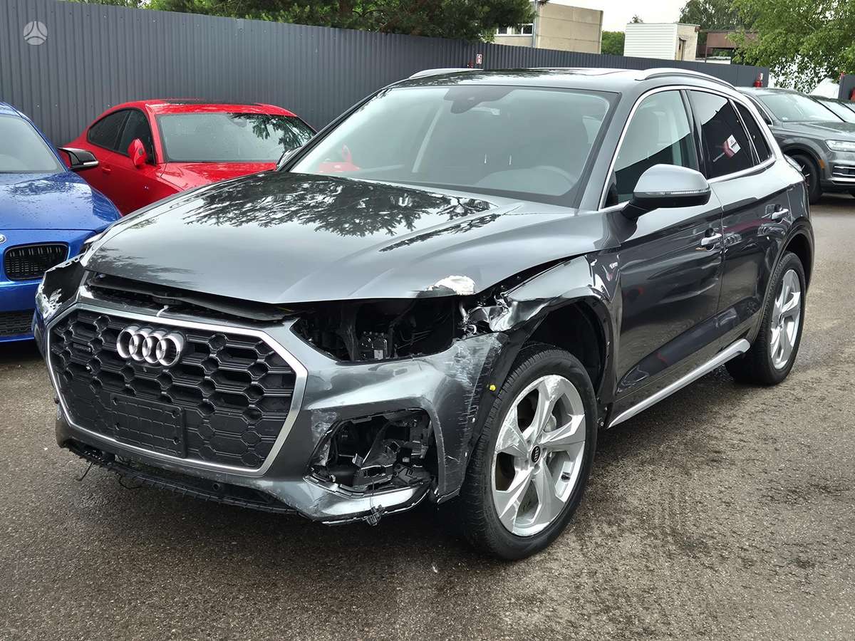 Audi Q5, 2.0 l., off-road / crossover