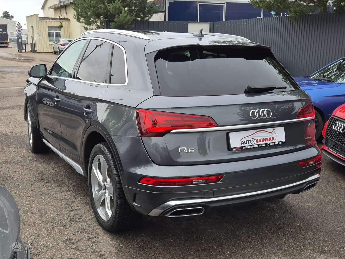 Audi Q5, 2.0 l., off-road / crossover