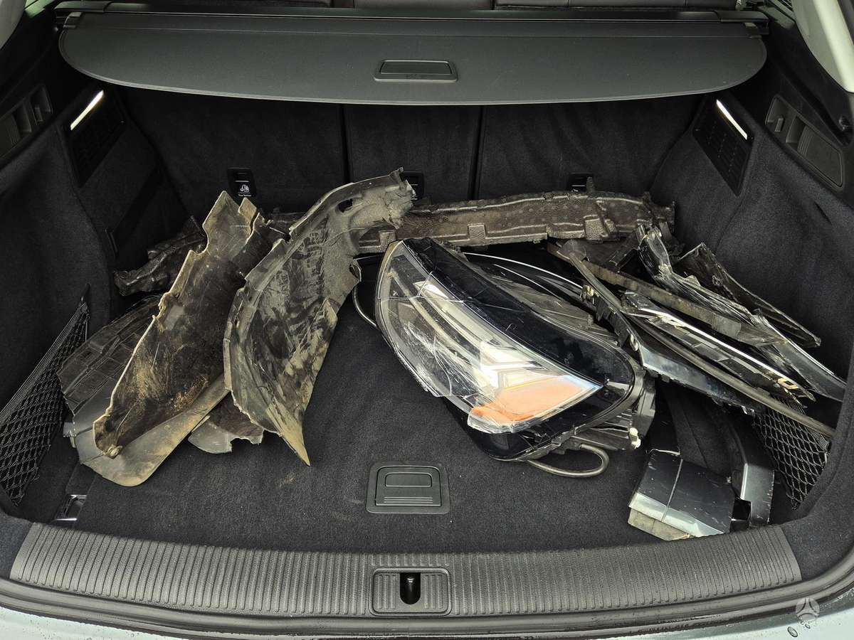 Audi Q5, 2.0 l., off-road / crossover