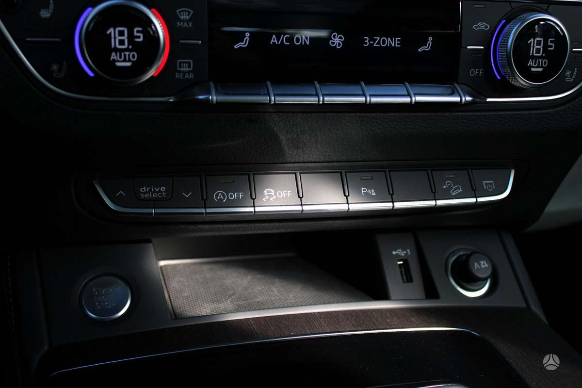 Audi Q5, 2.0 l., off-road / crossover