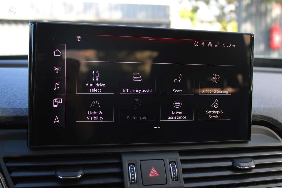 Audi Q5, 2.0 l., off-road / crossover