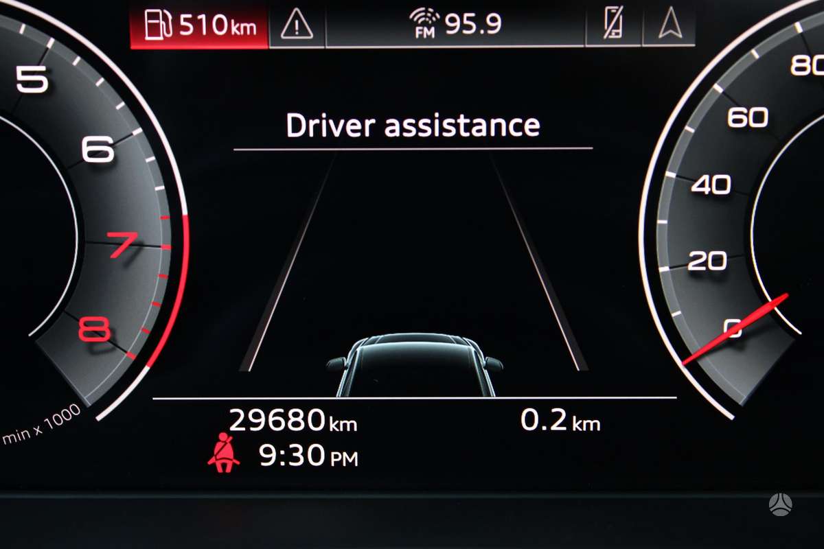 Audi Q5, 2.0 l., off-road / crossover