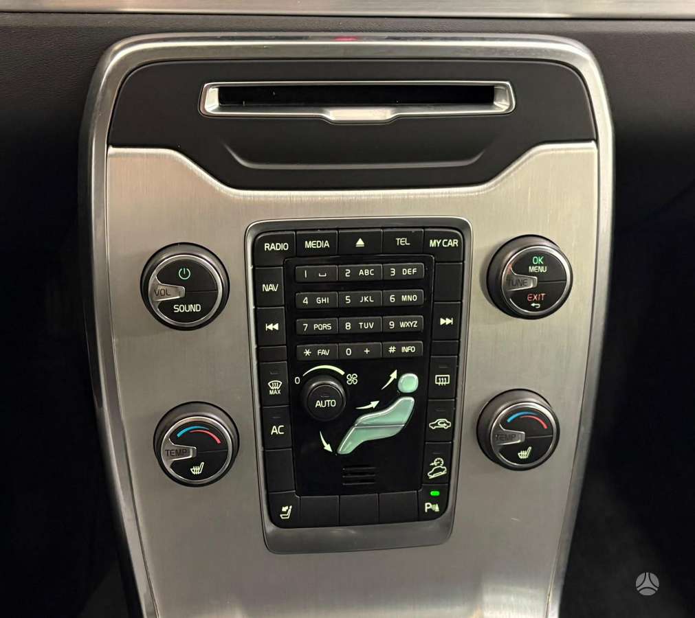 Volvo XC70, 2.4 l., wagon