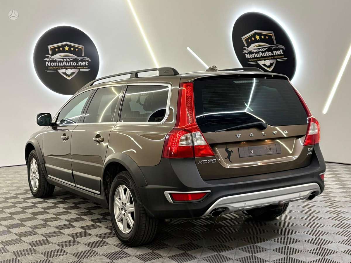 Volvo XC70, 2.4 l., wagon