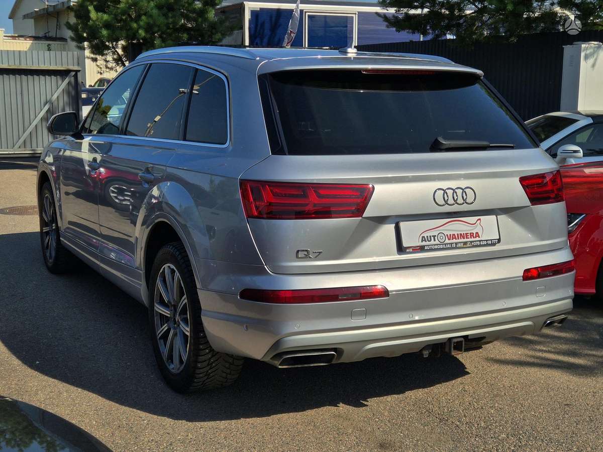 Audi Q7, 3.0 l., off-road / crossover