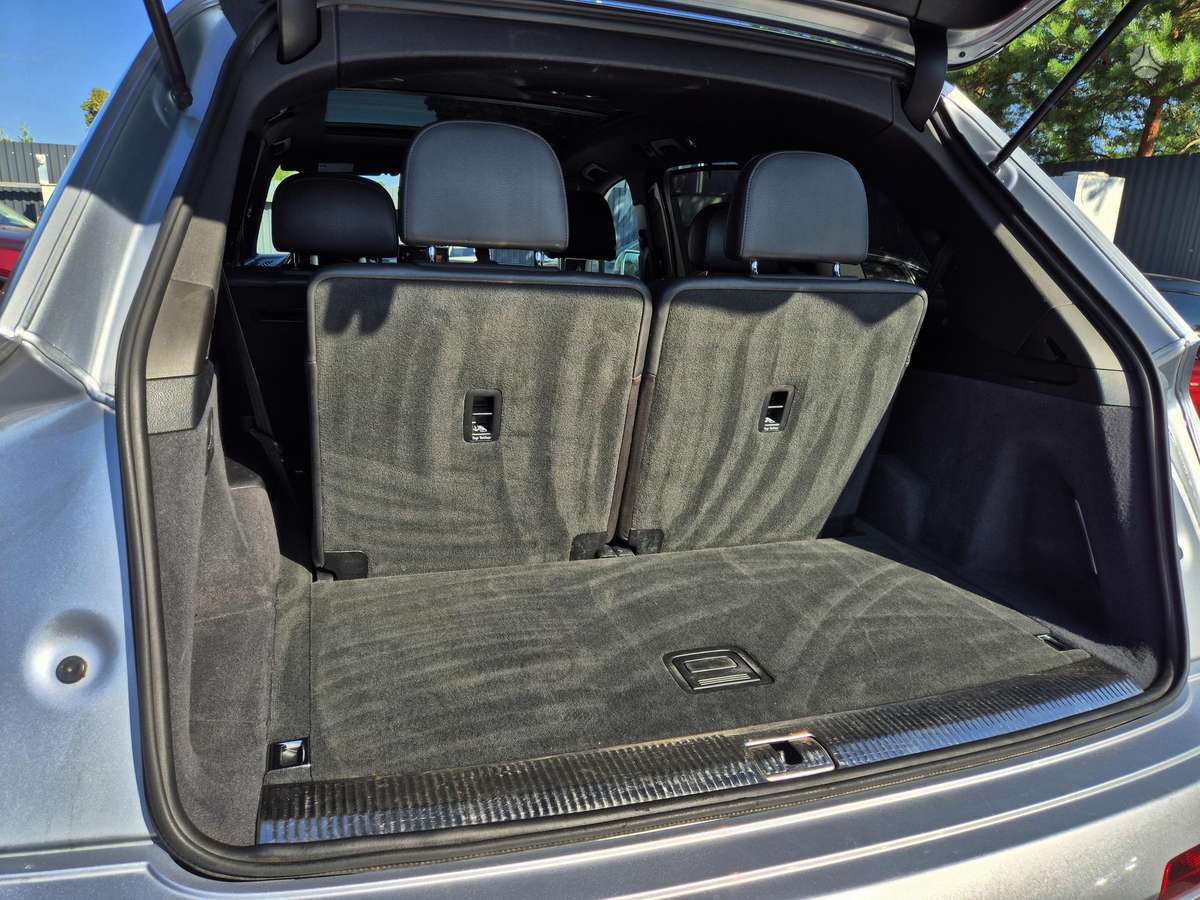 Audi Q7, 3.0 l., off-road / crossover