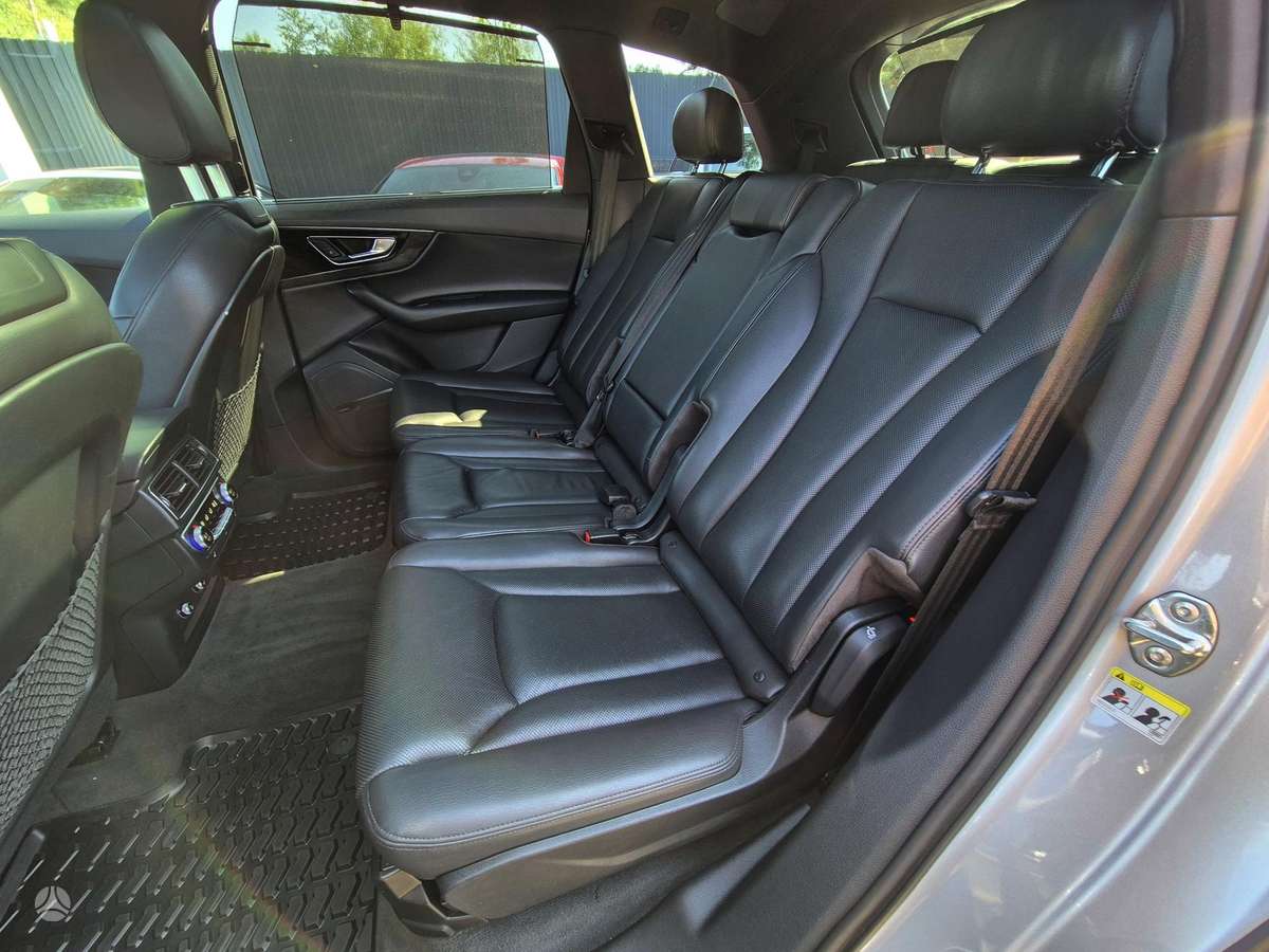 Audi Q7, 3.0 l., off-road / crossover