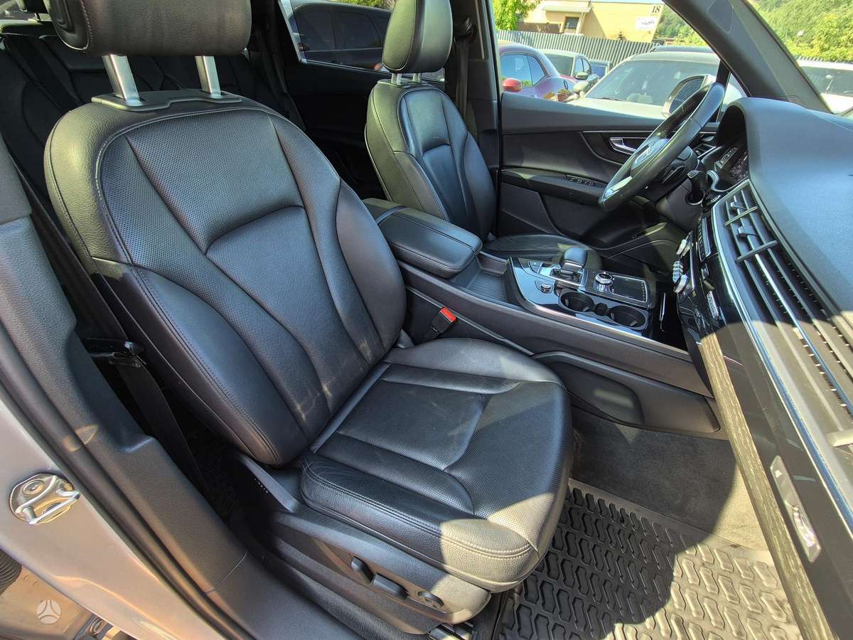 Audi Q7, 3.0 l., off-road / crossover