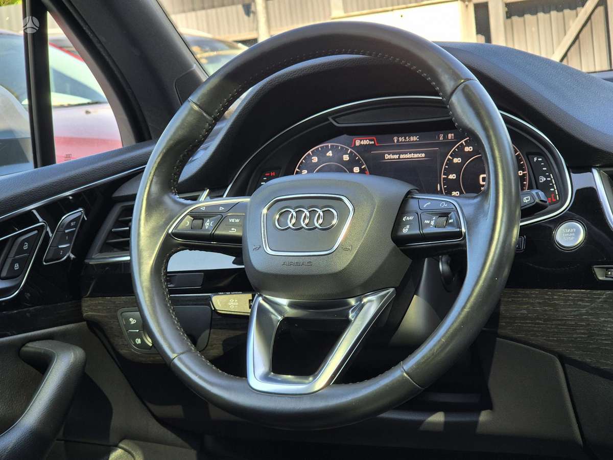 Audi Q7, 3.0 l., off-road / crossover