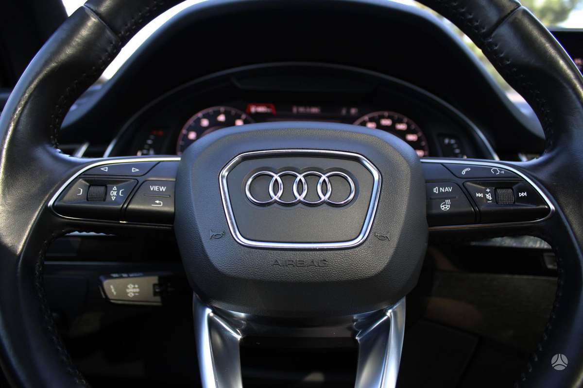Audi Q7, 3.0 l., off-road / crossover