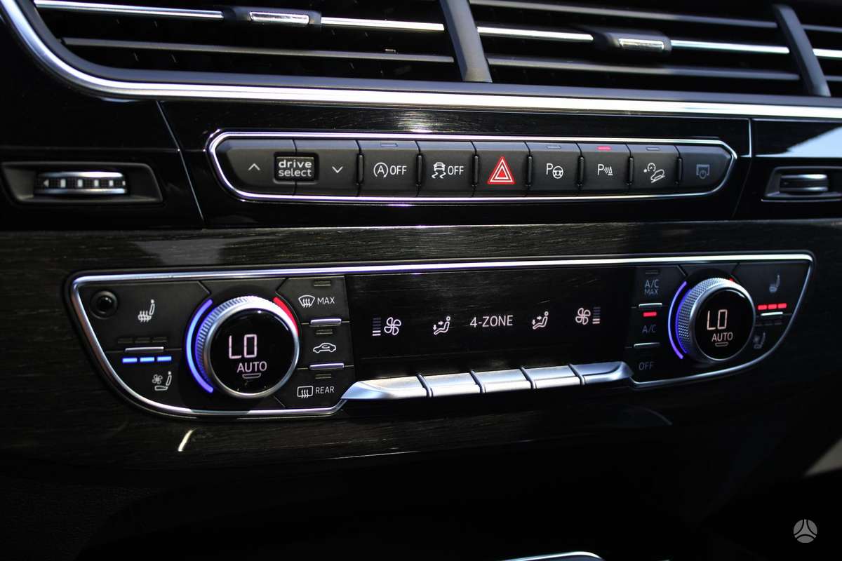 Audi Q7, 3.0 l., off-road / crossover