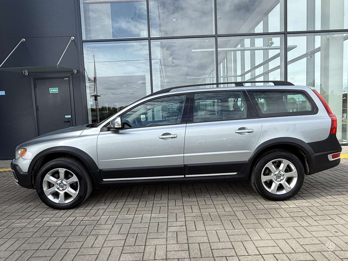 Volvo XC70, 2.4 l., wagon