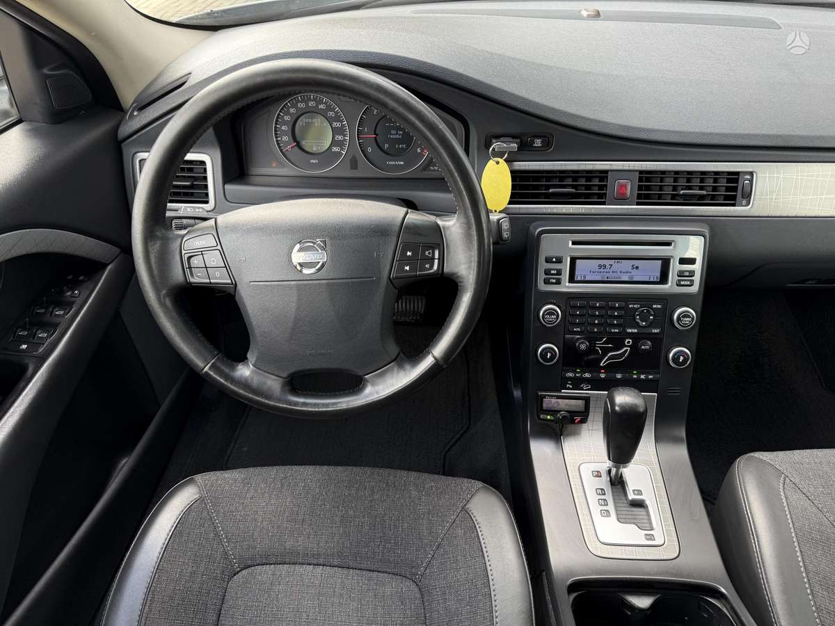 Volvo XC70, 2.4 l., wagon
