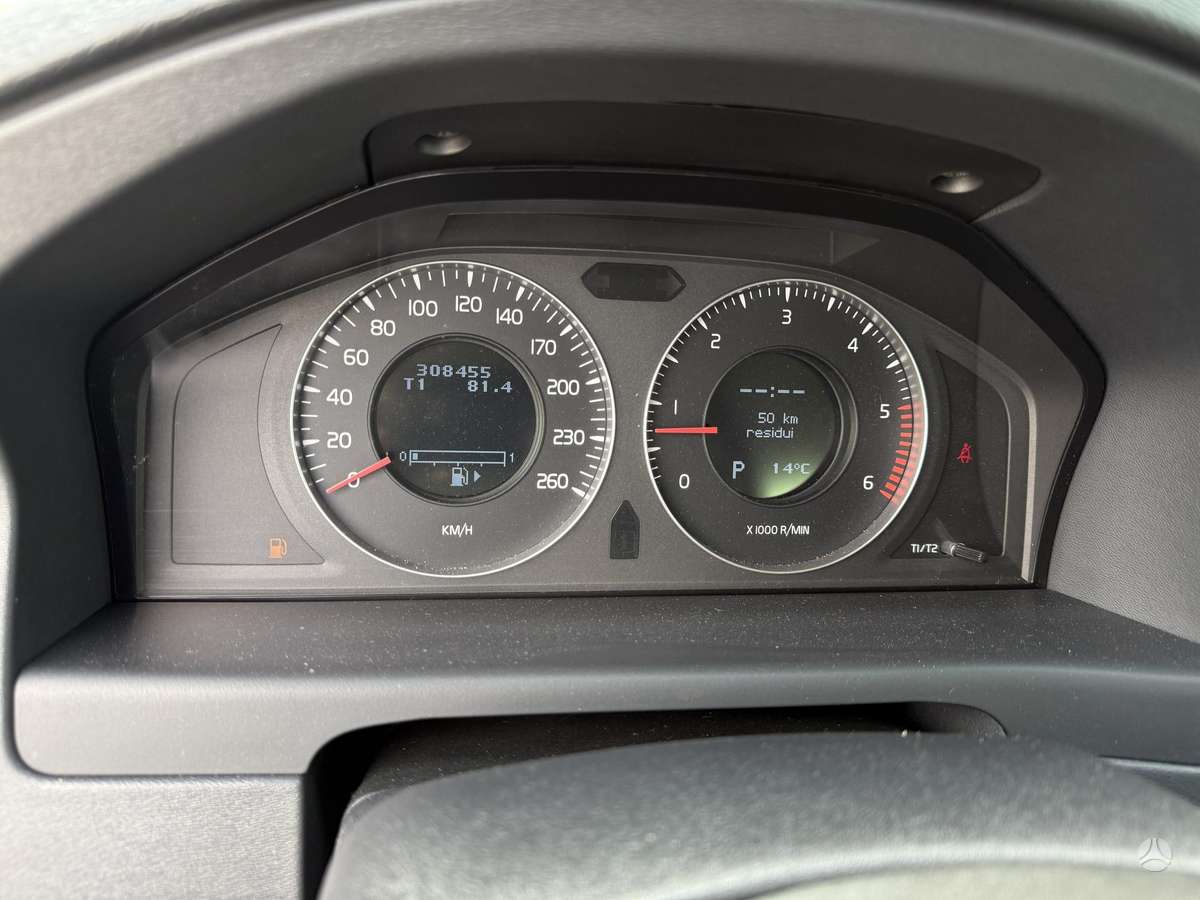 Volvo XC70, 2.4 l., wagon