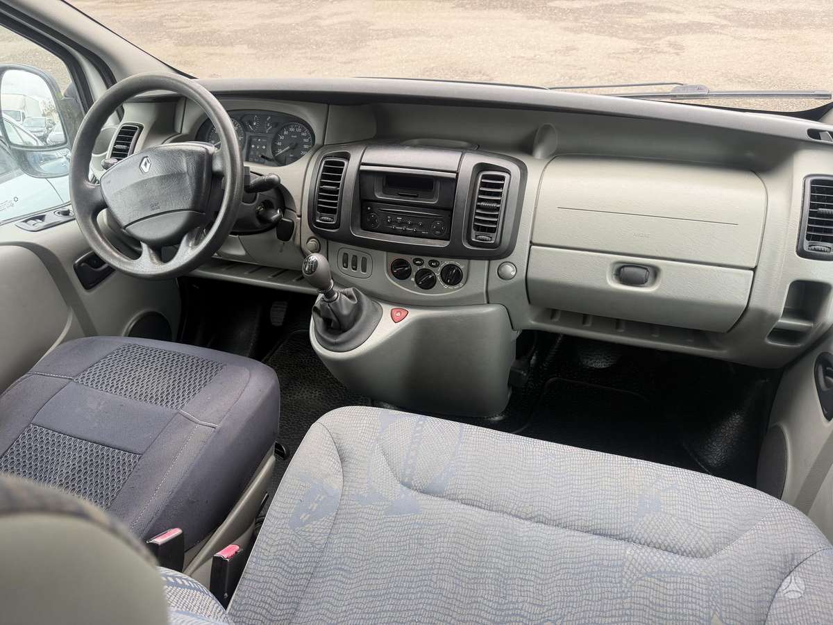 Renault Trafic, 2.0 l., passenger minibus