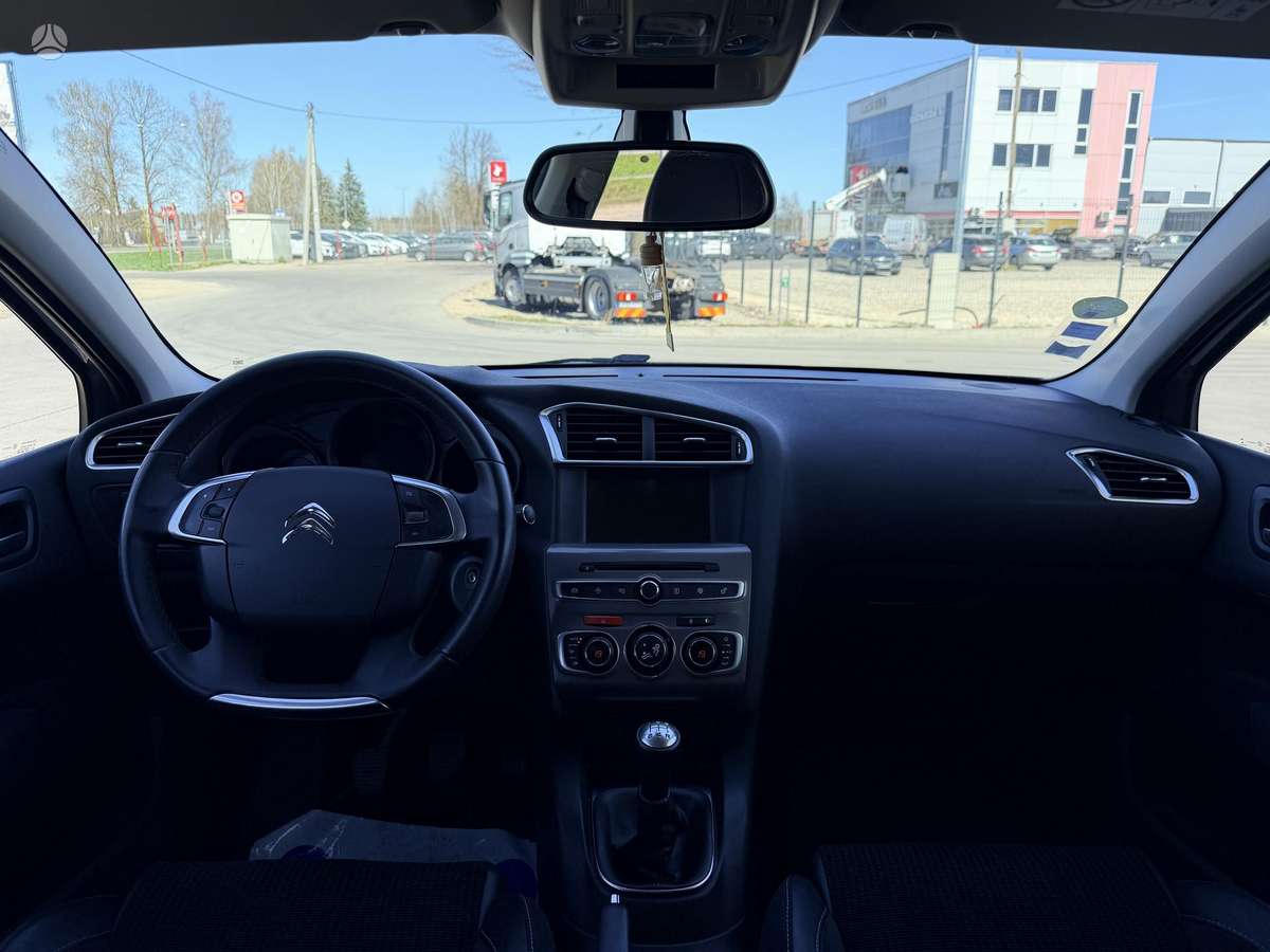 Citroen C4, 1.6 l., hatchback