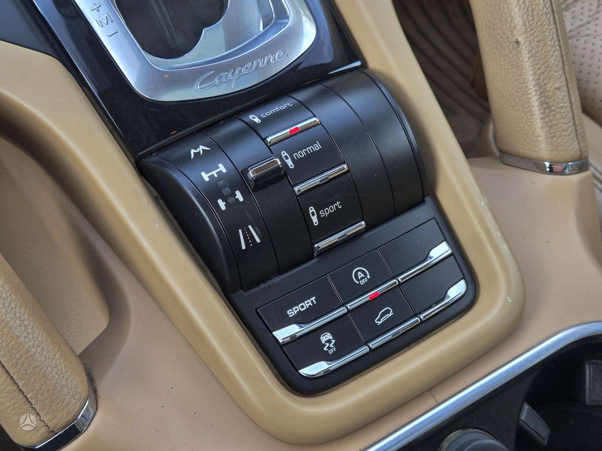 Porsche Cayenne, 4.8 l., off-road / crossover