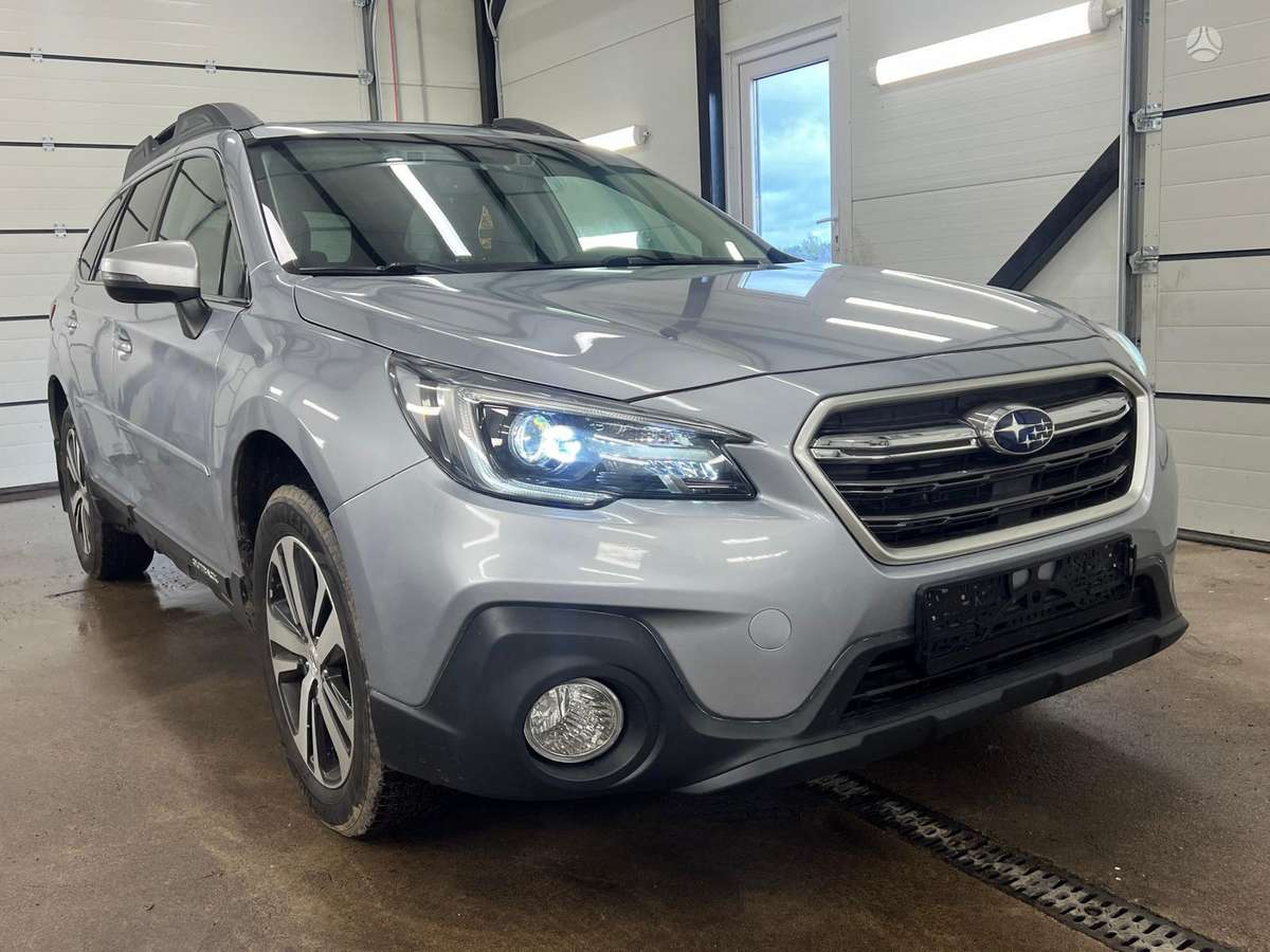 Subaru Outback, 2.5 l., off-road / crossover